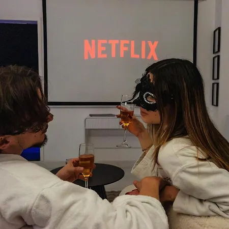 Dalikyda La Tentation Jacuzzi Cinéma élégant Le Havre