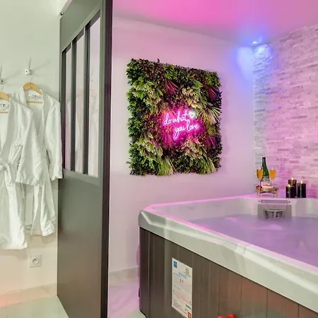 Dalikyda La Tentation Jacuzzi Cinéma élégant * Le Havre