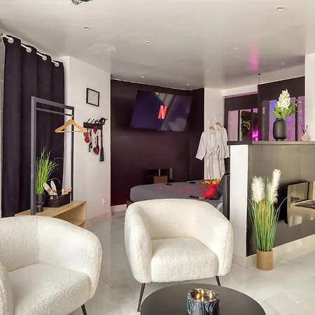 Dalikyda La Tentation Jacuzzi Cinéma élégant Apartman *