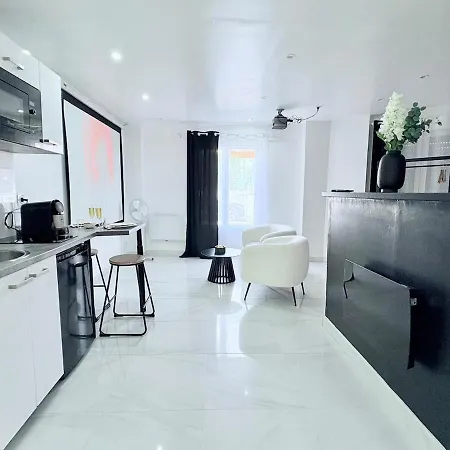 Dalikyda La Tentation Jacuzzi Cinema Elegant Apartament *
